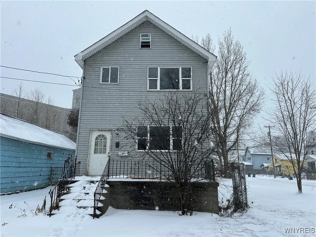 29 South Street, Buffalo, New York 14204, Buffalo, New York 14204, 4 Bedrooms Bedrooms, ,2 BathroomsBathrooms,Residential,Closed,29 South Street, Buffalo, New York 14204,0,B1657642