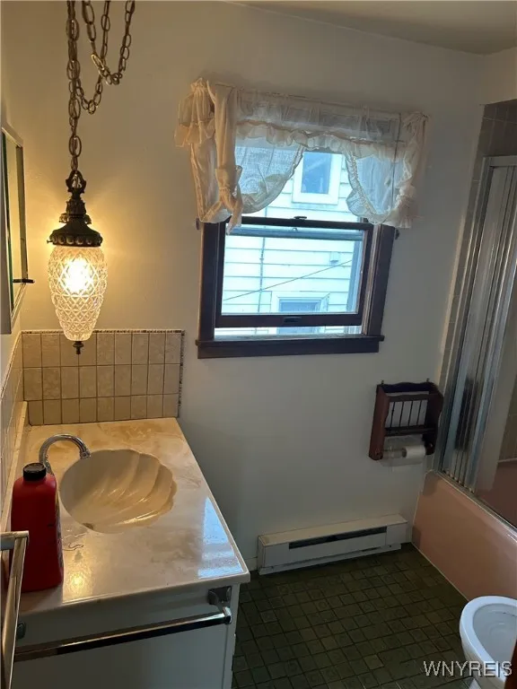 29 Lake Avenue, Hamburg, New York 14219, Hamburg, New York 14219, 1 Bedroom Bedrooms, 4 Rooms Rooms,1 BathroomBathrooms,Residential Lease,For Rent,29 Lake Avenue, Hamburg, New York 14219,0,B1657666