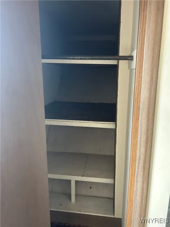 29 Lake Avenue, Hamburg, New York 14219, Hamburg, New York 14219, 1 Bedroom Bedrooms, 4 Rooms Rooms,1 BathroomBathrooms,Residential Lease,For Rent,29 Lake Avenue, Hamburg, New York 14219,0,B1657666