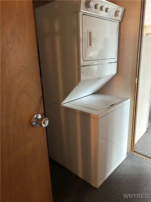 29 Lake Avenue, Hamburg, New York 14219, Hamburg, New York 14219, 1 Bedroom Bedrooms, 4 Rooms Rooms,1 BathroomBathrooms,Residential Lease,For Rent,29 Lake Avenue, Hamburg, New York 14219,0,B1657666