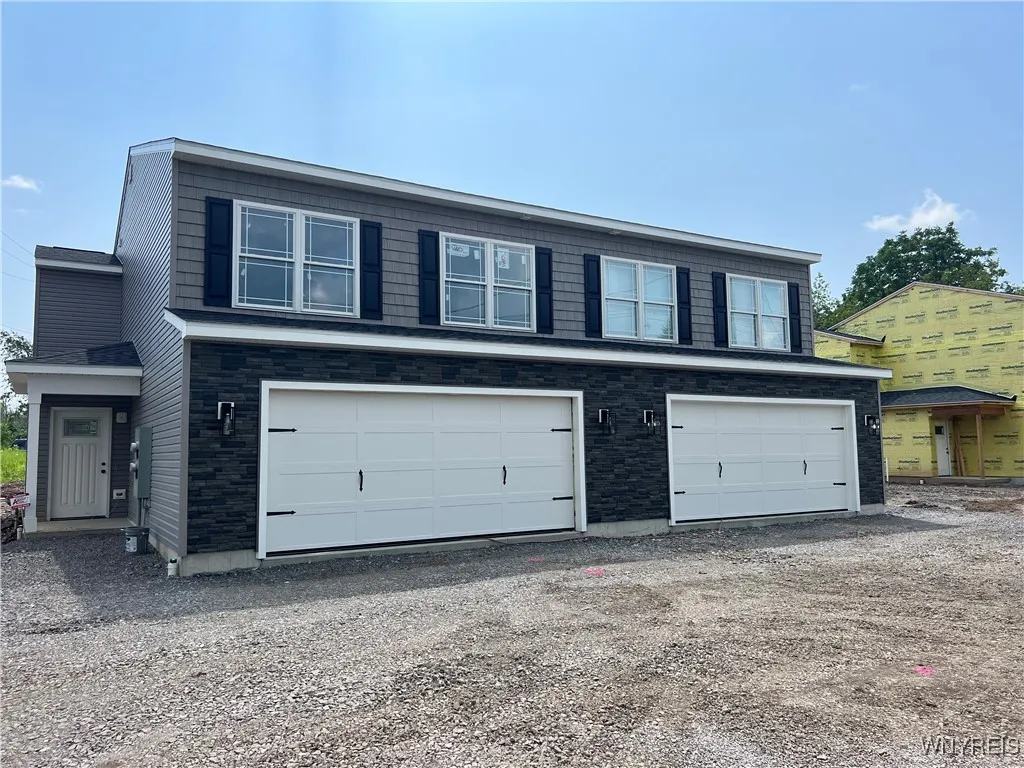 10985 Main Street, Clarence, New York 14031, Clarence, New York 14031, 3 Bedrooms Bedrooms, 7 Rooms Rooms,2 BathroomsBathrooms,Residential Lease,Closed,10985 Main Street, Clarence, New York 14031,0,B1657689