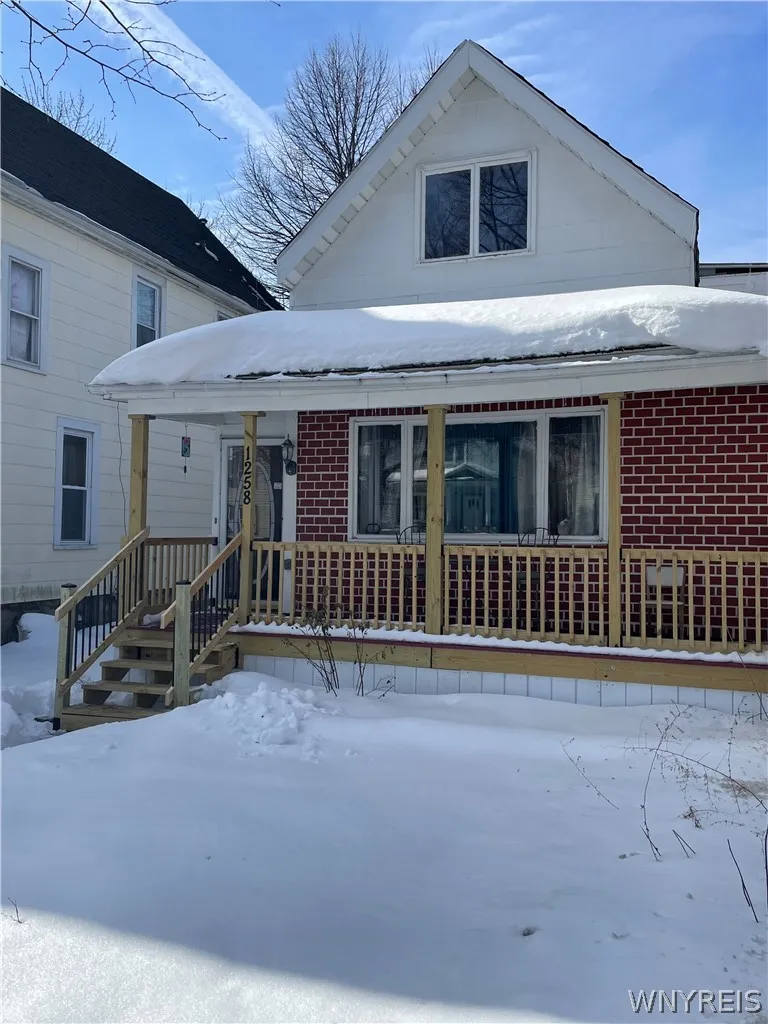 1258 West Avenue, Buffalo, New York 14213, Buffalo, New York 14213, 7 Bedrooms Bedrooms, ,4 BathroomsBathrooms,Residential,For Sale,1258 West Avenue, Buffalo, New York 14213,0,B1657437