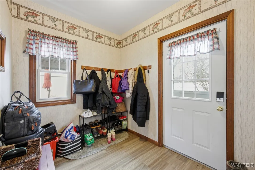 12 Colvinhurst Drive, Tonawanda, New York 14223, Tonawanda, New York 14223, 3 Bedrooms Bedrooms, 8 Rooms Rooms,1 BathroomBathrooms,Residential,Closed,12 Colvinhurst Drive, Tonawanda, New York 14223,0,B1657813