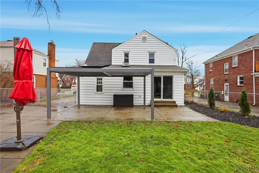 12 Colvinhurst Drive, Tonawanda, New York 14223, Tonawanda, New York 14223, 3 Bedrooms Bedrooms, 8 Rooms Rooms,1 BathroomBathrooms,Residential,Closed,12 Colvinhurst Drive, Tonawanda, New York 14223,0,B1657813