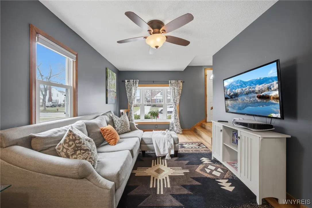 12 Colvinhurst Drive, Tonawanda, New York 14223, Tonawanda, New York 14223, 3 Bedrooms Bedrooms, 8 Rooms Rooms,1 BathroomBathrooms,Residential,Closed,12 Colvinhurst Drive, Tonawanda, New York 14223,0,B1657813