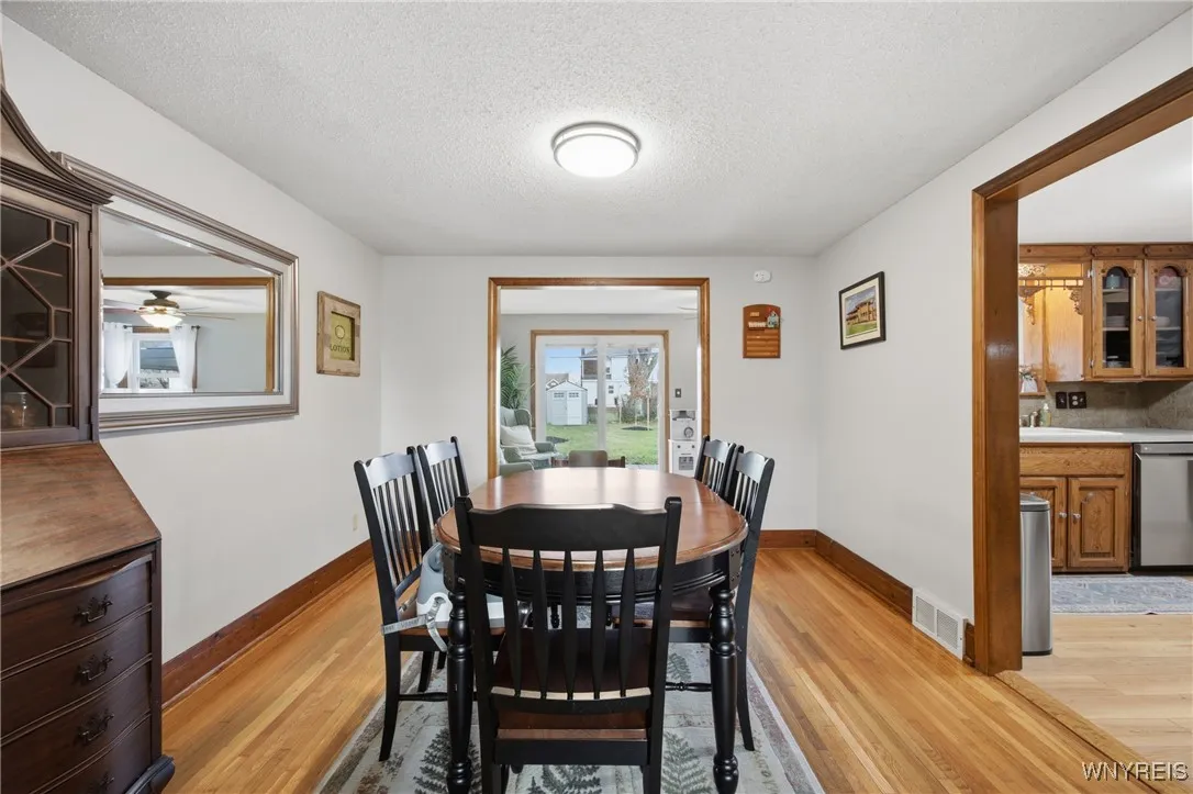 12 Colvinhurst Drive, Tonawanda, New York 14223, Tonawanda, New York 14223, 3 Bedrooms Bedrooms, 8 Rooms Rooms,1 BathroomBathrooms,Residential,Closed,12 Colvinhurst Drive, Tonawanda, New York 14223,0,B1657813