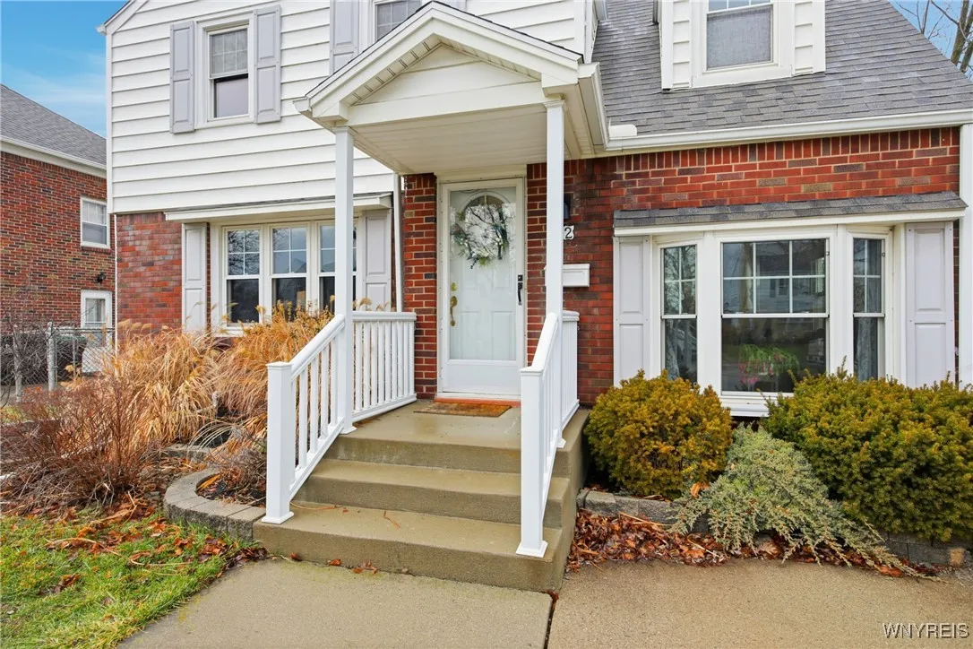 12 Colvinhurst Drive, Tonawanda, New York 14223, Tonawanda, New York 14223, 3 Bedrooms Bedrooms, 8 Rooms Rooms,1 BathroomBathrooms,Residential,Closed,12 Colvinhurst Drive, Tonawanda, New York 14223,0,B1657813