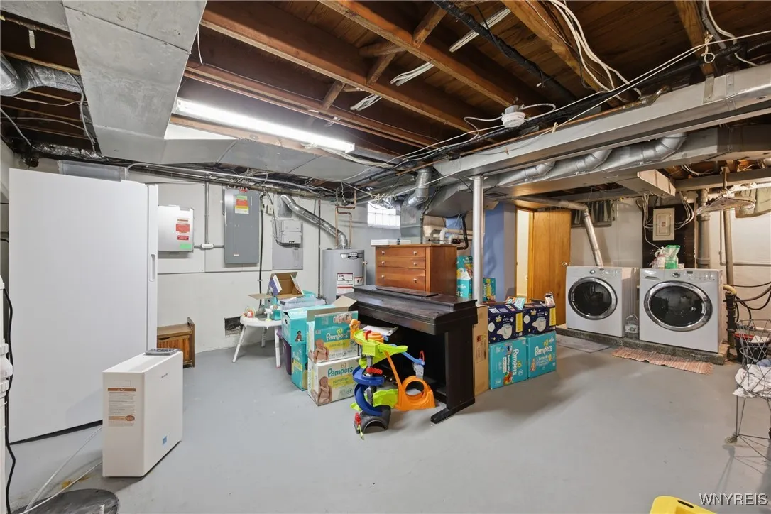 12 Colvinhurst Drive, Tonawanda, New York 14223, Tonawanda, New York 14223, 3 Bedrooms Bedrooms, 8 Rooms Rooms,1 BathroomBathrooms,Residential,Closed,12 Colvinhurst Drive, Tonawanda, New York 14223,0,B1657813