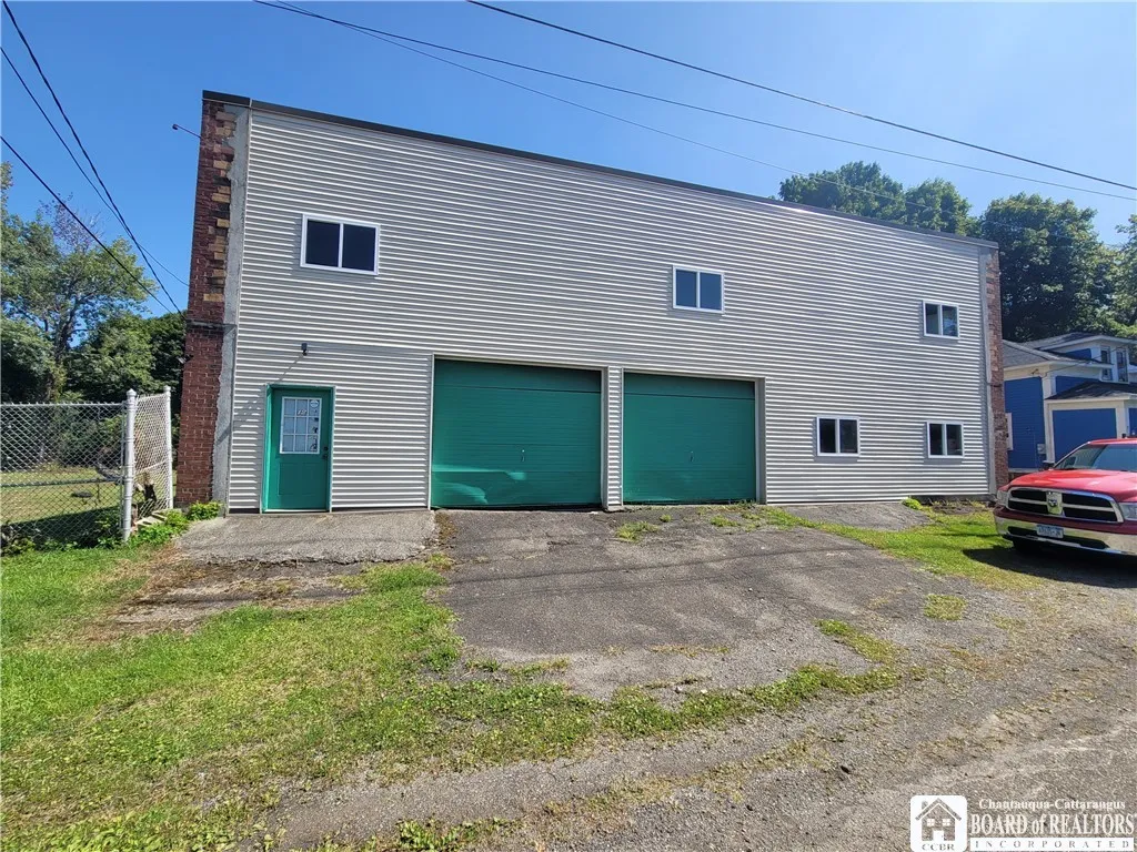 814 Clinton Street, Jamestown, New York 14701, Jamestown, New York 14701, ,Commercial Sale,For Sale,814 Clinton Street, Jamestown, New York 14701,0,R1657539