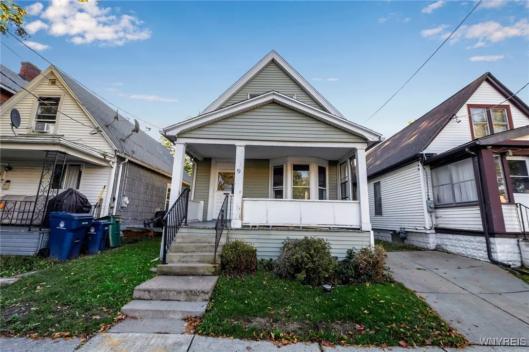 19 Royal Avenue, Buffalo, New York 14207, Buffalo, New York 14207, 4 Bedrooms Bedrooms, 8 Rooms Rooms,1 BathroomBathrooms,Residential,Closed,19 Royal Avenue, Buffalo, New York 14207,0,B1657872