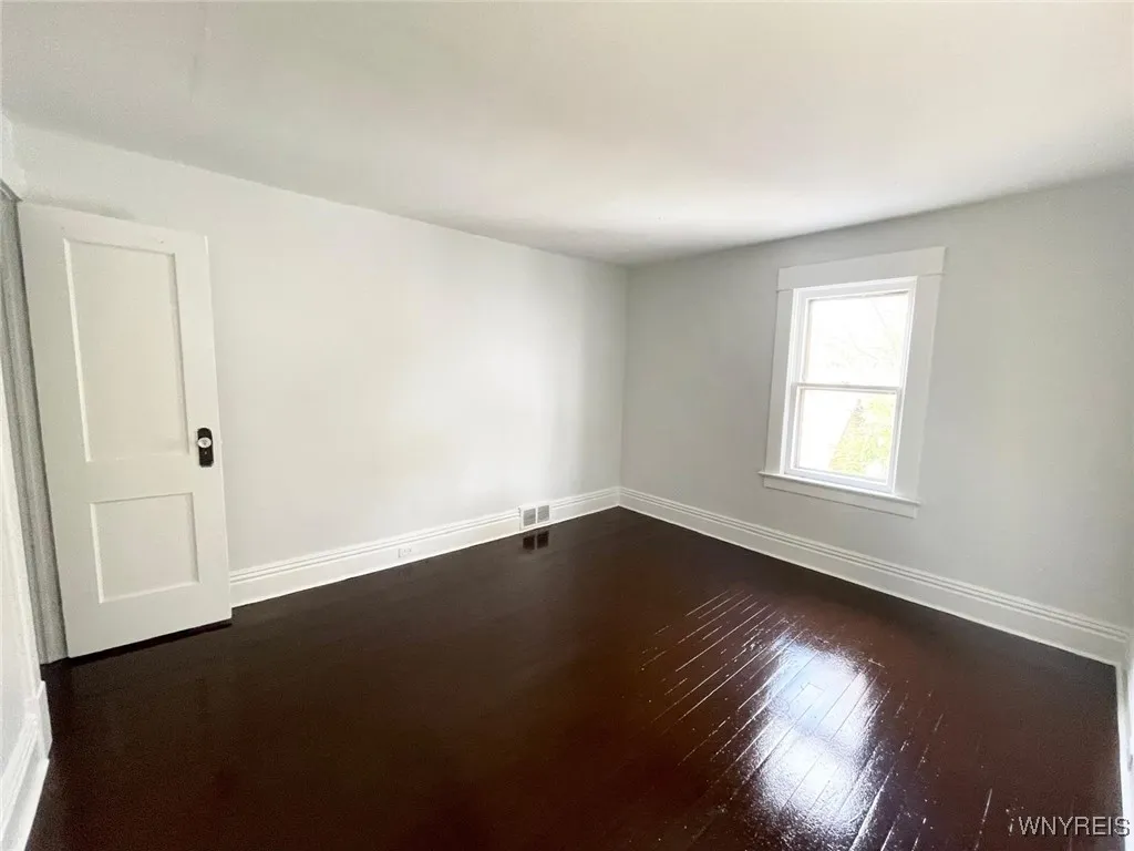 280 Esser Avenue, Buffalo, New York 14207, Buffalo, New York 14207, 3 Bedrooms Bedrooms, 5 Rooms Rooms,1 BathroomBathrooms,Residential,Closed,280 Esser Avenue, Buffalo, New York 14207,0,B1658068