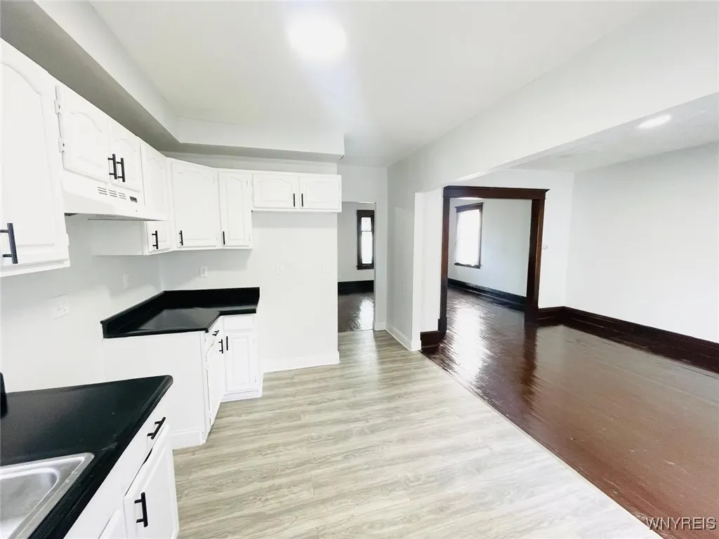 280 Esser Avenue, Buffalo, New York 14207, Buffalo, New York 14207, 3 Bedrooms Bedrooms, 5 Rooms Rooms,1 BathroomBathrooms,Residential,Closed,280 Esser Avenue, Buffalo, New York 14207,0,B1658068