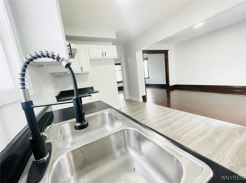 280 Esser Avenue, Buffalo, New York 14207, Buffalo, New York 14207, 3 Bedrooms Bedrooms, 5 Rooms Rooms,1 BathroomBathrooms,Residential,Closed,280 Esser Avenue, Buffalo, New York 14207,0,B1658068