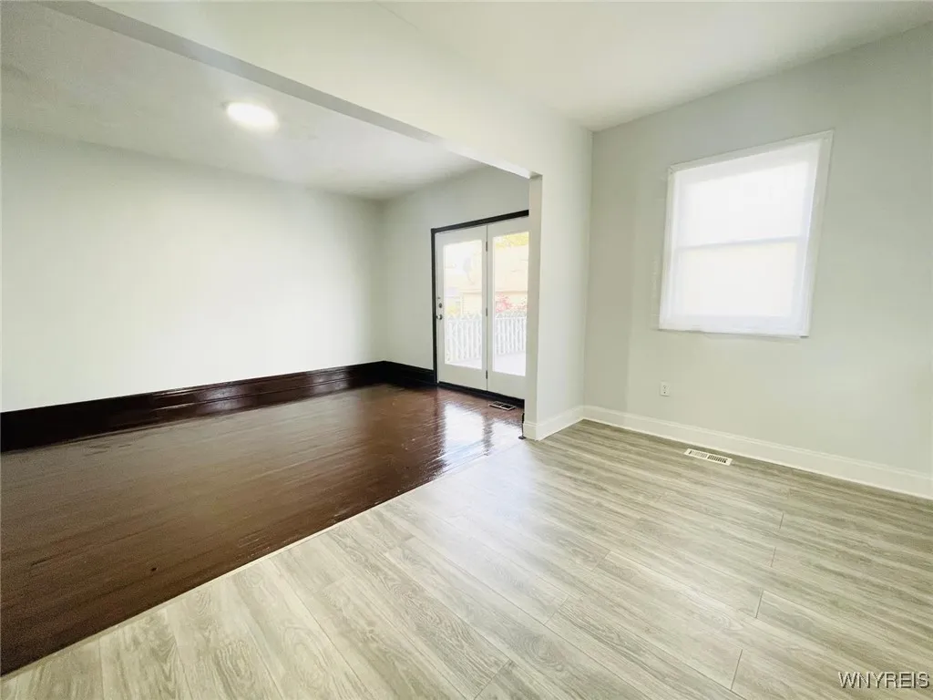 280 Esser Avenue, Buffalo, New York 14207, Buffalo, New York 14207, 3 Bedrooms Bedrooms, 5 Rooms Rooms,1 BathroomBathrooms,Residential,Closed,280 Esser Avenue, Buffalo, New York 14207,0,B1658068