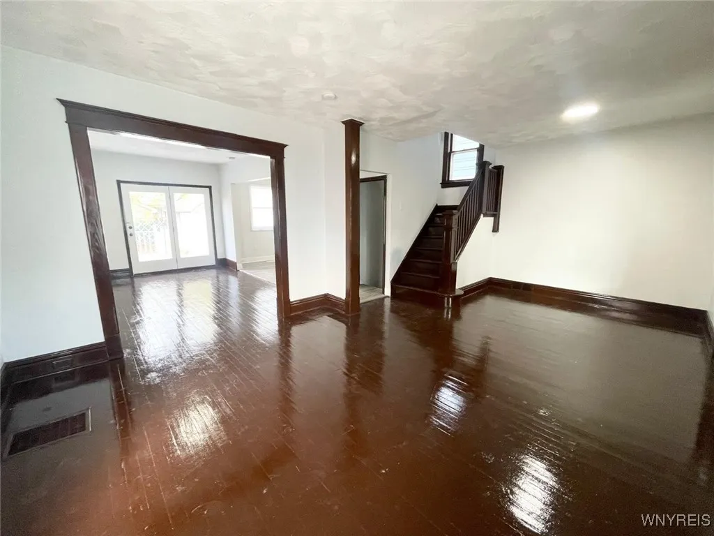280 Esser Avenue, Buffalo, New York 14207, Buffalo, New York 14207, 3 Bedrooms Bedrooms, 5 Rooms Rooms,1 BathroomBathrooms,Residential,Closed,280 Esser Avenue, Buffalo, New York 14207,0,B1658068