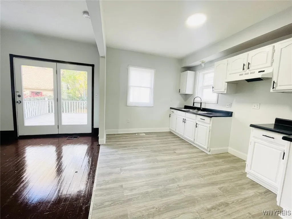 280 Esser Avenue, Buffalo, New York 14207, Buffalo, New York 14207, 3 Bedrooms Bedrooms, 5 Rooms Rooms,1 BathroomBathrooms,Residential,Closed,280 Esser Avenue, Buffalo, New York 14207,0,B1658068