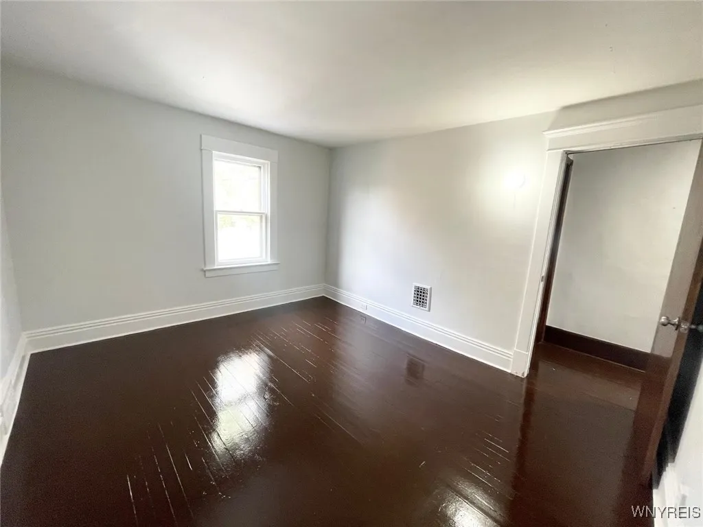 280 Esser Avenue, Buffalo, New York 14207, Buffalo, New York 14207, 3 Bedrooms Bedrooms, 5 Rooms Rooms,1 BathroomBathrooms,Residential,Closed,280 Esser Avenue, Buffalo, New York 14207,0,B1658068