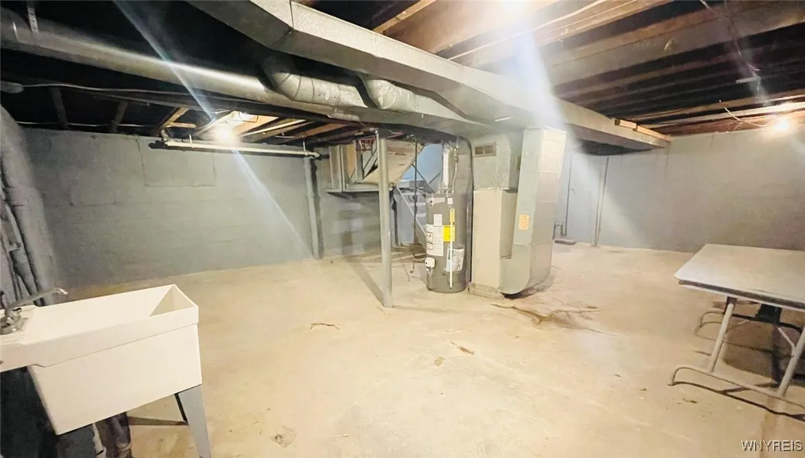 280 Esser Avenue, Buffalo, New York 14207, Buffalo, New York 14207, 3 Bedrooms Bedrooms, 5 Rooms Rooms,1 BathroomBathrooms,Residential,Closed,280 Esser Avenue, Buffalo, New York 14207,0,B1658068