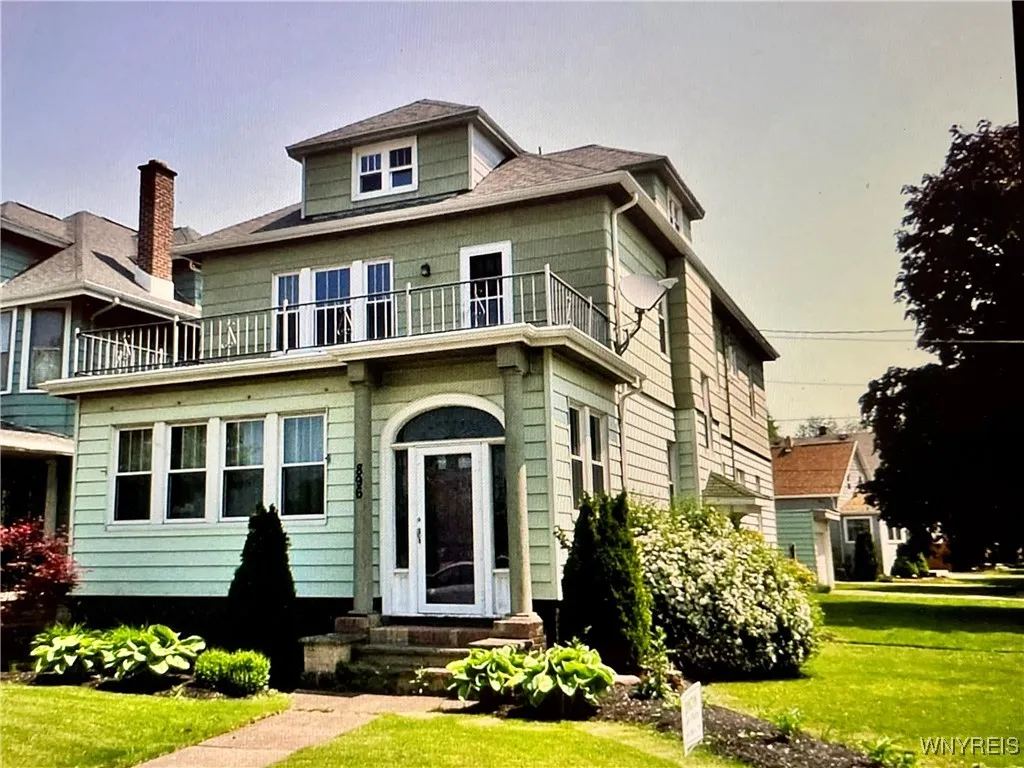 896 Abbott Road, Buffalo, New York 14220, Buffalo, New York 14220, 6 Bedrooms Bedrooms, ,2 BathroomsBathrooms,Residential,Closed,896 Abbott Road, Buffalo, New York 14220,0,B1658006