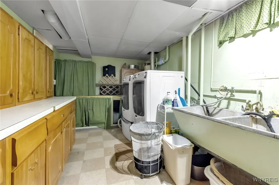 277 Woodward Drive, West Seneca, New York 14224, West Seneca, New York 14224, 3 Bedrooms Bedrooms, 7 Rooms Rooms,1 BathroomBathrooms,Residential,Closed,277 Woodward Drive, West Seneca, New York 14224,0,B1657965