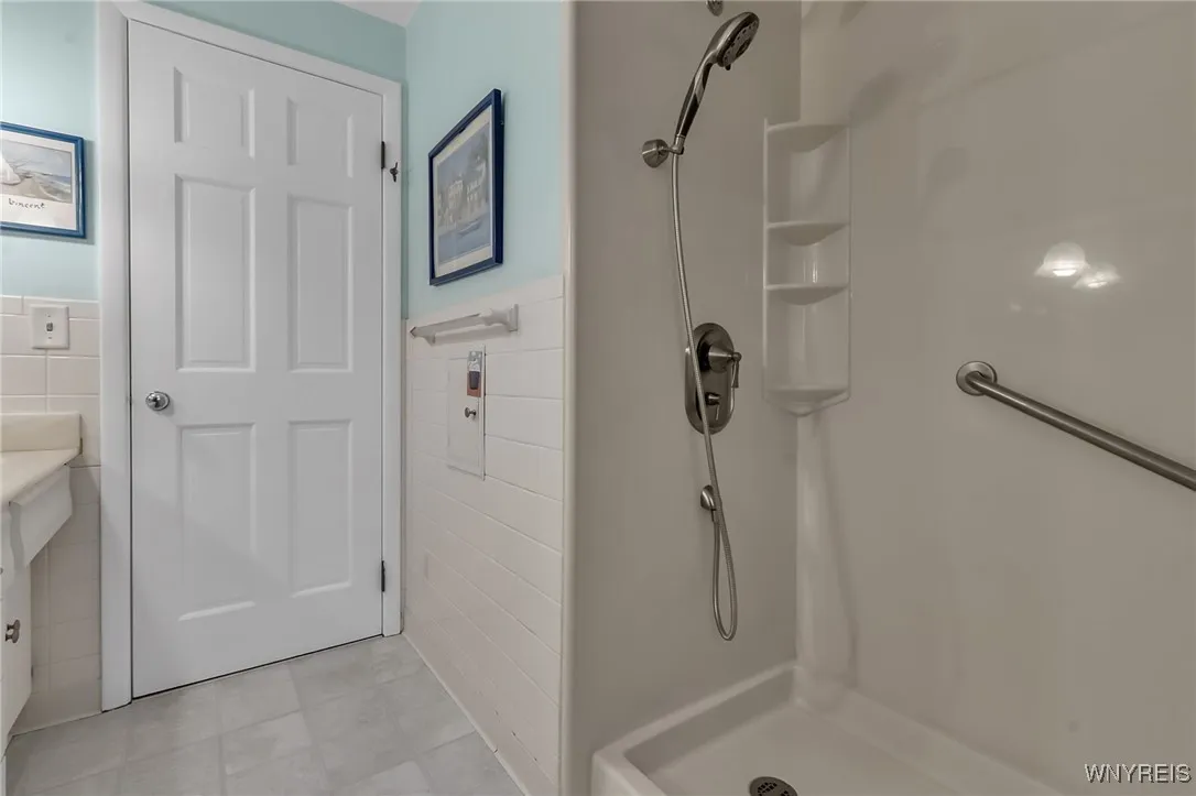 277 Woodward Drive, West Seneca, New York 14224, West Seneca, New York 14224, 3 Bedrooms Bedrooms, 7 Rooms Rooms,1 BathroomBathrooms,Residential,Closed,277 Woodward Drive, West Seneca, New York 14224,0,B1657965