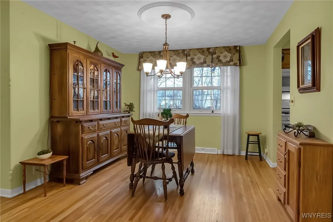 277 Woodward Drive, West Seneca, New York 14224, West Seneca, New York 14224, 3 Bedrooms Bedrooms, 7 Rooms Rooms,1 BathroomBathrooms,Residential,Closed,277 Woodward Drive, West Seneca, New York 14224,0,B1657965
