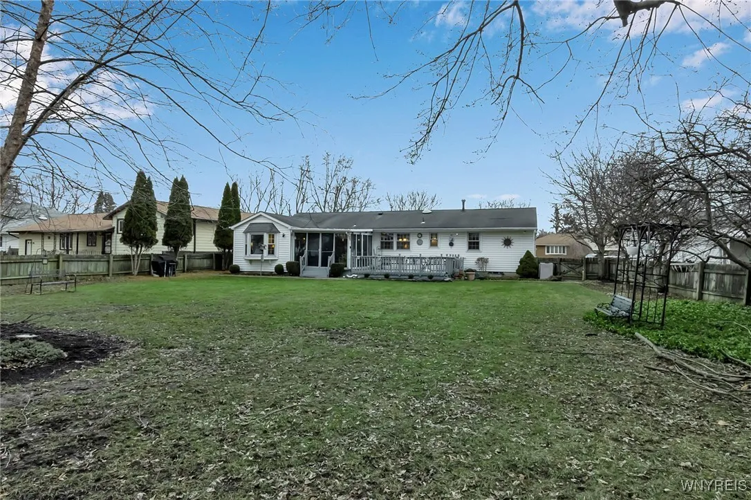 277 Woodward Drive, West Seneca, New York 14224, West Seneca, New York 14224, 3 Bedrooms Bedrooms, 7 Rooms Rooms,1 BathroomBathrooms,Residential,Closed,277 Woodward Drive, West Seneca, New York 14224,0,B1657965