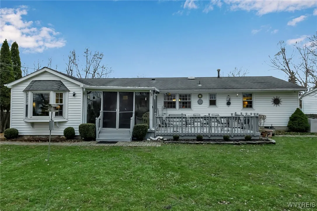 277 Woodward Drive, West Seneca, New York 14224, West Seneca, New York 14224, 3 Bedrooms Bedrooms, 7 Rooms Rooms,1 BathroomBathrooms,Residential,Closed,277 Woodward Drive, West Seneca, New York 14224,0,B1657965