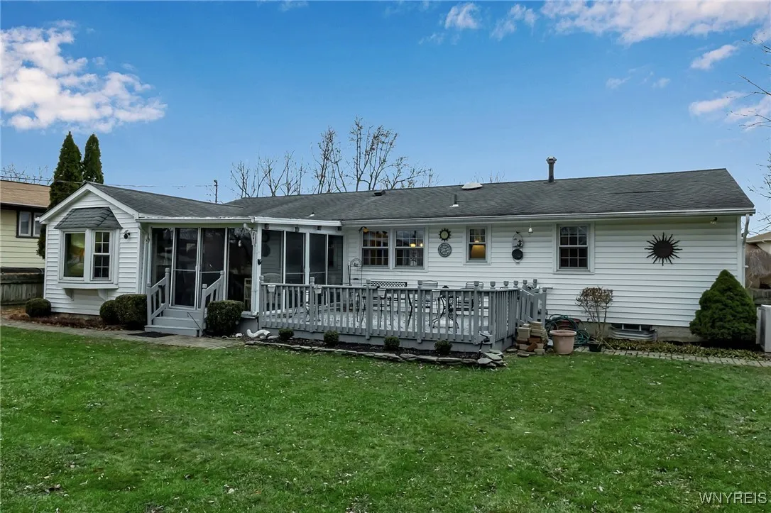 277 Woodward Drive, West Seneca, New York 14224, West Seneca, New York 14224, 3 Bedrooms Bedrooms, 7 Rooms Rooms,1 BathroomBathrooms,Residential,Closed,277 Woodward Drive, West Seneca, New York 14224,0,B1657965