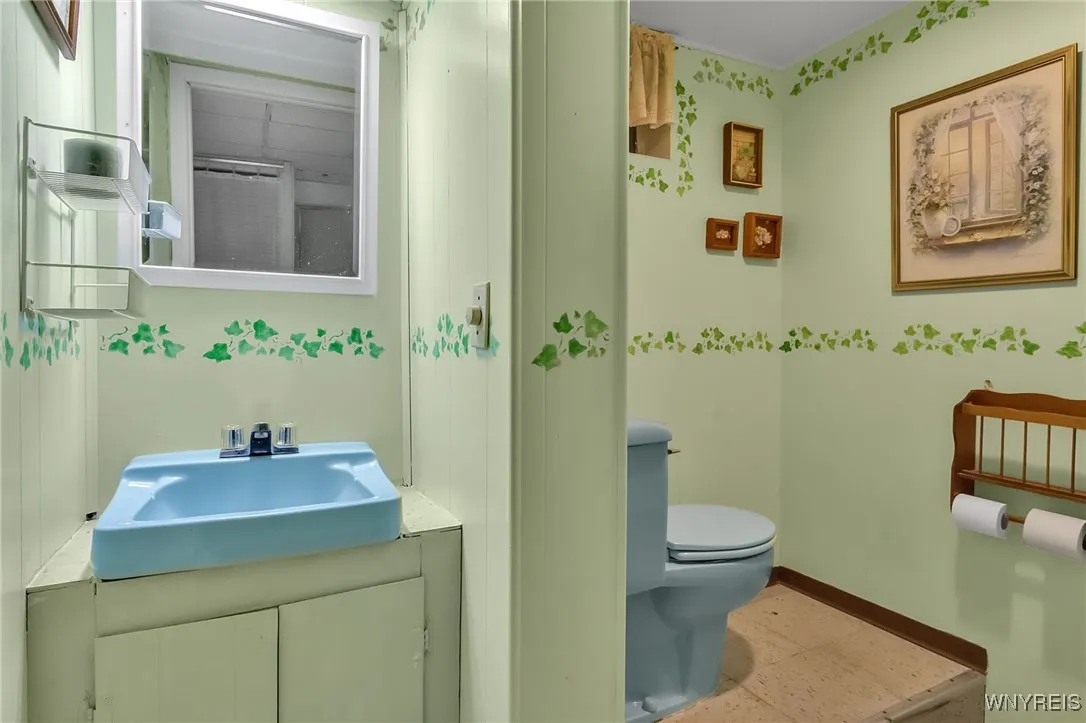 277 Woodward Drive, West Seneca, New York 14224, West Seneca, New York 14224, 3 Bedrooms Bedrooms, 7 Rooms Rooms,1 BathroomBathrooms,Residential,Closed,277 Woodward Drive, West Seneca, New York 14224,0,B1657965