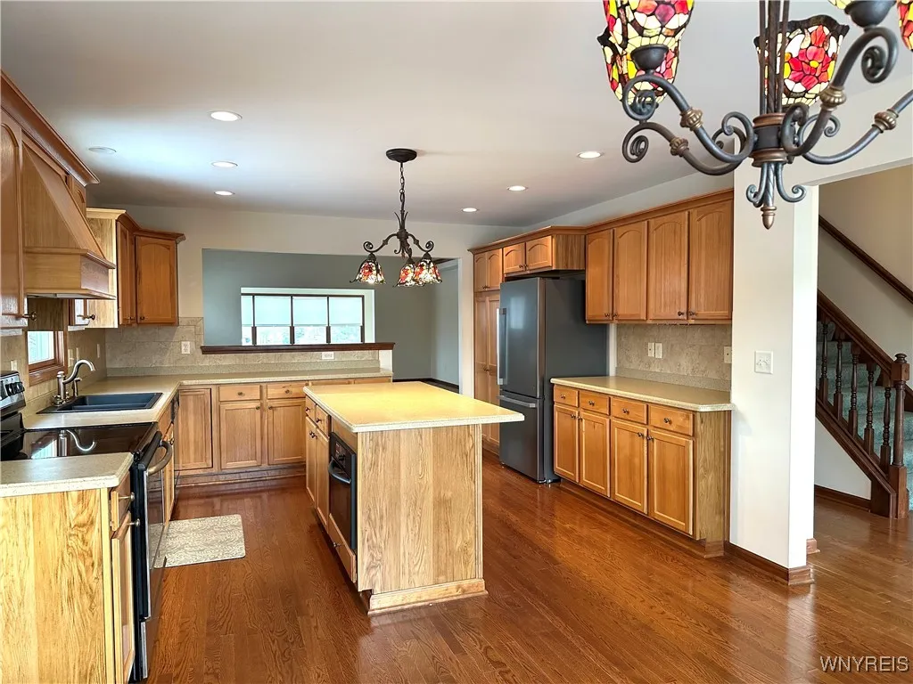 8047 Laurel Park Lane, Clarence, New York 14051, Clarence, New York 14051, 3 Bedrooms Bedrooms, 6 Rooms Rooms,2 BathroomsBathrooms,Residential Lease,For Rent,8047 Laurel Park Lane, Clarence, New York 14051,0,B1657949