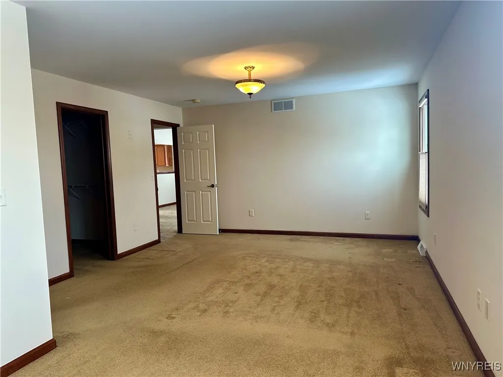 8047 Laurel Park Lane, Clarence, New York 14051, Clarence, New York 14051, 3 Bedrooms Bedrooms, 6 Rooms Rooms,2 BathroomsBathrooms,Residential Lease,For Rent,8047 Laurel Park Lane, Clarence, New York 14051,0,B1657949