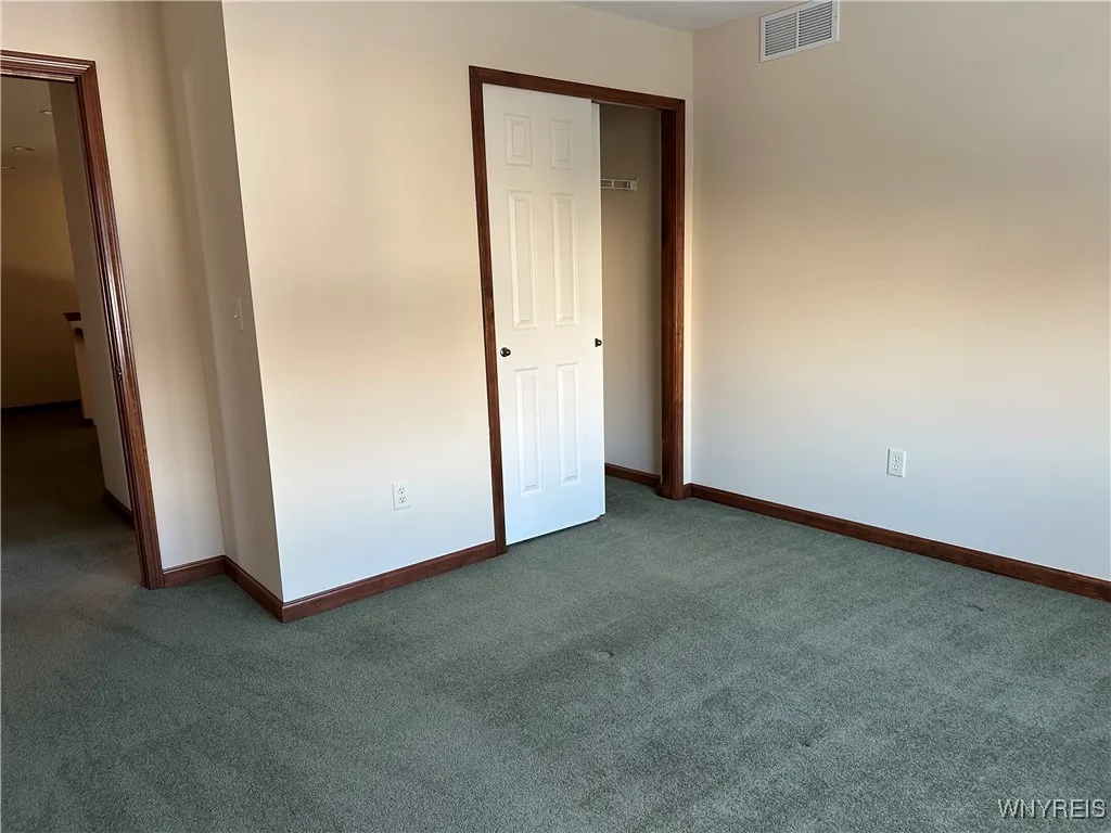 8047 Laurel Park Lane, Clarence, New York 14051, Clarence, New York 14051, 3 Bedrooms Bedrooms, 6 Rooms Rooms,2 BathroomsBathrooms,Residential Lease,For Rent,8047 Laurel Park Lane, Clarence, New York 14051,0,B1657949