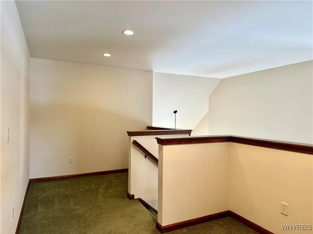8047 Laurel Park Lane, Clarence, New York 14051, Clarence, New York 14051, 3 Bedrooms Bedrooms, 6 Rooms Rooms,2 BathroomsBathrooms,Residential Lease,For Rent,8047 Laurel Park Lane, Clarence, New York 14051,0,B1657949