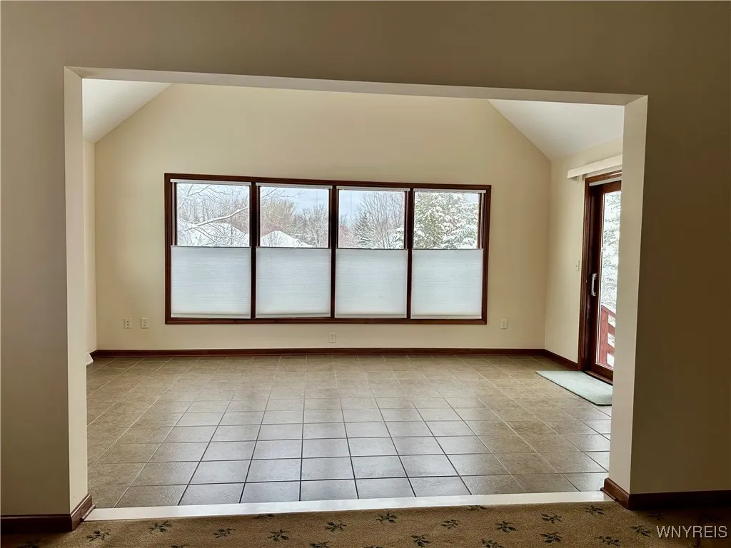8047 Laurel Park Lane, Clarence, New York 14051, Clarence, New York 14051, 3 Bedrooms Bedrooms, 6 Rooms Rooms,2 BathroomsBathrooms,Residential Lease,For Rent,8047 Laurel Park Lane, Clarence, New York 14051,0,B1657949