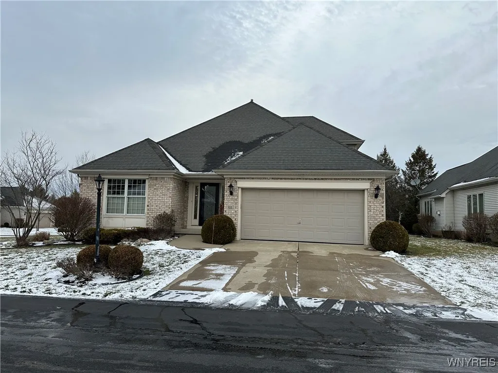 8047 Laurel Park Lane, Clarence, New York 14051, Clarence, New York 14051, 3 Bedrooms Bedrooms, 6 Rooms Rooms,2 BathroomsBathrooms,Residential Lease,For Rent,8047 Laurel Park Lane, Clarence, New York 14051,0,B1657949