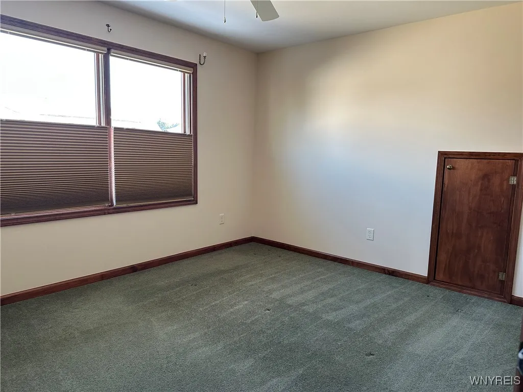 8047 Laurel Park Lane, Clarence, New York 14051, Clarence, New York 14051, 3 Bedrooms Bedrooms, 6 Rooms Rooms,2 BathroomsBathrooms,Residential Lease,For Rent,8047 Laurel Park Lane, Clarence, New York 14051,0,B1657949