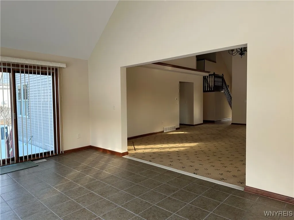 8047 Laurel Park Lane, Clarence, New York 14051, Clarence, New York 14051, 3 Bedrooms Bedrooms, 6 Rooms Rooms,2 BathroomsBathrooms,Residential Lease,For Rent,8047 Laurel Park Lane, Clarence, New York 14051,0,B1657949