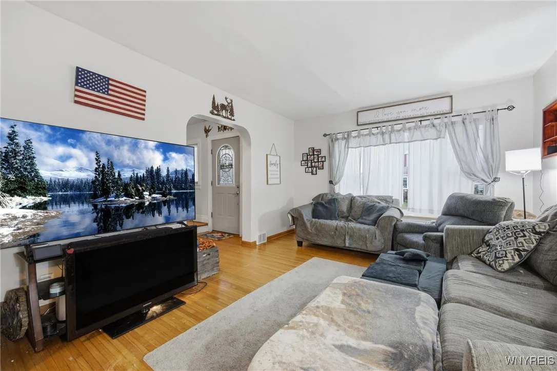 119 East Felton Street, North Tonawanda, New York, North Tonawanda, New York 14120, 3 Bedrooms Bedrooms, 7 Rooms Rooms,1 BathroomBathrooms,Residential,Closed,119 East Felton Street, North Tonawanda, New York ,0,B1658318
