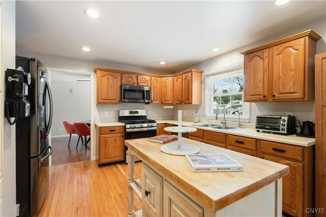 1754 North George Street, Rome, New York 13440, Rome, New York 13440, 4 Bedrooms Bedrooms, 10 Rooms Rooms,2 BathroomsBathrooms,Residential,Closed,1754 North George Street, Rome, New York 13440,0,S1657952