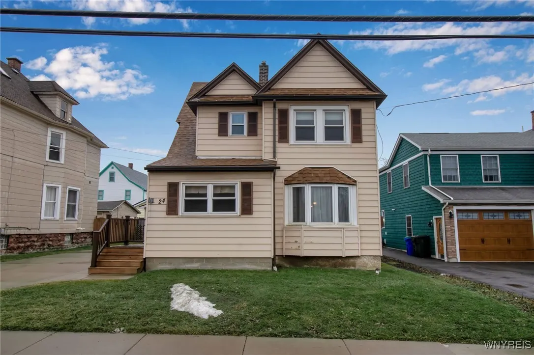 24 Lake Ave, Hamburg, New York 14219, Hamburg, New York 14219, 3 Bedrooms Bedrooms, 6 Rooms Rooms,1 BathroomBathrooms,Residential,For Sale,24 Lake Ave, Hamburg, New York 14219,0,B1658314