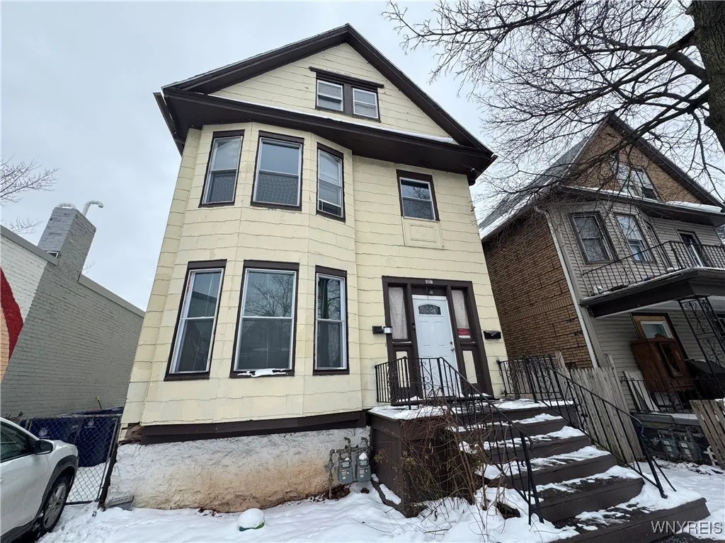 908 Tonawanda Street, Buffalo, New York 14207, Buffalo, New York 14207, 6 Bedrooms Bedrooms, ,2 BathroomsBathrooms,Residential,Closed,908 Tonawanda Street, Buffalo, New York 14207,0,B1656063