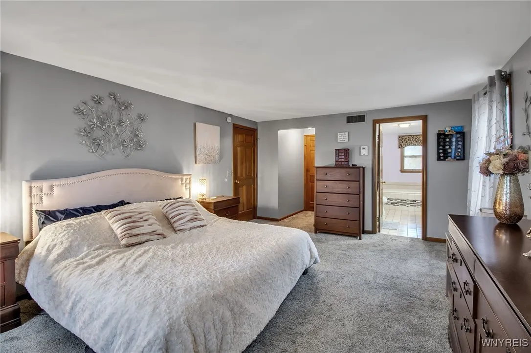 4675 Oakwood Lane, Clarence, New York 14031, Clarence, New York 14031, 4 Bedrooms Bedrooms, 11 Rooms Rooms,2 BathroomsBathrooms,Residential,Closed,4675 Oakwood Lane, Clarence, New York 14031,0,B1658000