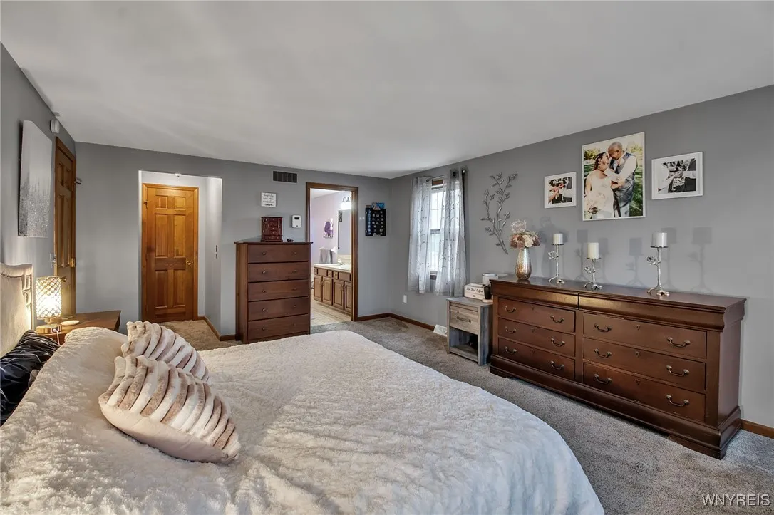 4675 Oakwood Lane, Clarence, New York 14031, Clarence, New York 14031, 4 Bedrooms Bedrooms, 11 Rooms Rooms,2 BathroomsBathrooms,Residential,Closed,4675 Oakwood Lane, Clarence, New York 14031,0,B1658000