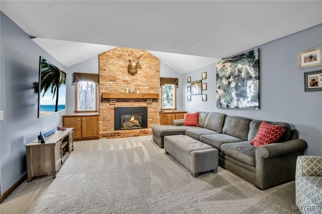 4675 Oakwood Lane, Clarence, New York 14031, Clarence, New York 14031, 4 Bedrooms Bedrooms, 11 Rooms Rooms,2 BathroomsBathrooms,Residential,Closed,4675 Oakwood Lane, Clarence, New York 14031,0,B1658000