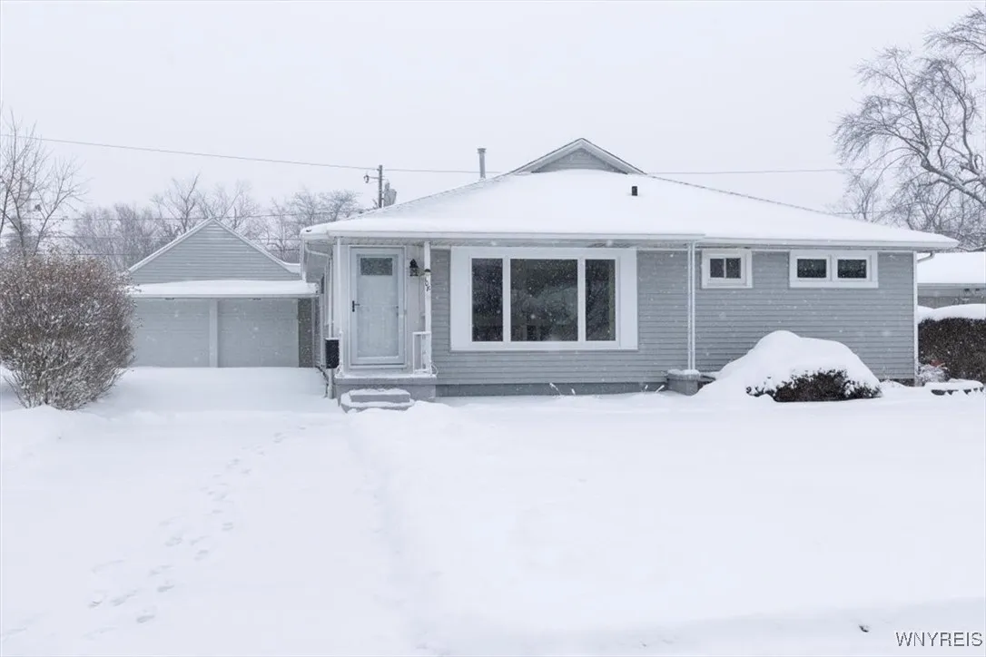 108 Brauncroft Lane, Amherst, New York 14226, Amherst, New York 14226, 3 Bedrooms Bedrooms, 7 Rooms Rooms,2 BathroomsBathrooms,Residential,Closed,108 Brauncroft Lane, Amherst, New York 14226,0,B1656913