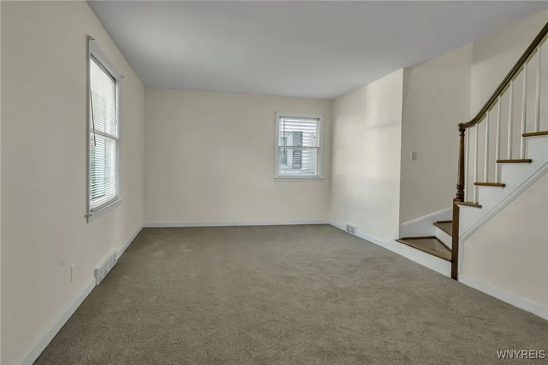 4160 Harlem Road, Amherst, New York 14226, Amherst, New York 14226, 3 Bedrooms Bedrooms, 9 Rooms Rooms,2 BathroomsBathrooms,Residential Lease,For Rent,4160 Harlem Road, Amherst, New York 14226,0,B1658601