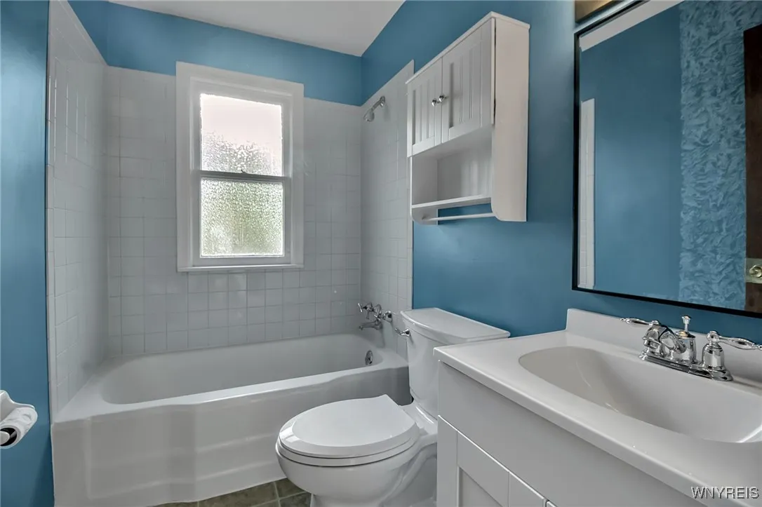 4160 Harlem Road, Amherst, New York 14226, Amherst, New York 14226, 3 Bedrooms Bedrooms, 9 Rooms Rooms,2 BathroomsBathrooms,Residential Lease,For Rent,4160 Harlem Road, Amherst, New York 14226,0,B1658601