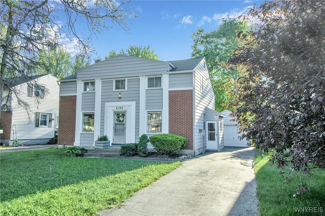 4160 Harlem Road, Amherst, New York 14226, Amherst, New York 14226, 3 Bedrooms Bedrooms, 9 Rooms Rooms,2 BathroomsBathrooms,Residential Lease,For Rent,4160 Harlem Road, Amherst, New York 14226,0,B1658601