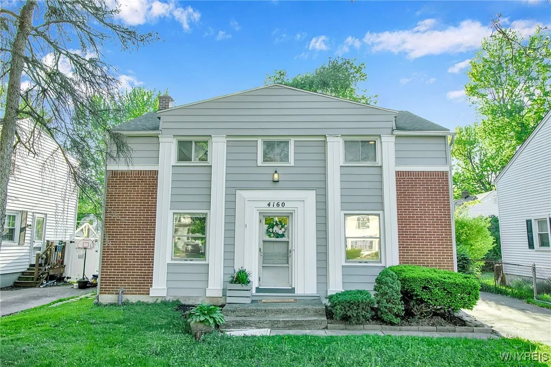 4160 Harlem Road, Amherst, New York 14226, Amherst, New York 14226, 3 Bedrooms Bedrooms, 9 Rooms Rooms,2 BathroomsBathrooms,Residential Lease,For Rent,4160 Harlem Road, Amherst, New York 14226,0,B1658601